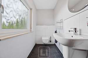Großzügiges Einfamilienhaus | 205 m² WoFl. | Traumgarten & Terrasse | 2 Garagen – Die vollständige Adresse der Immobilie erhältst du vom Anbieter., 75446 Wiernsheim – Vorschaubild 12