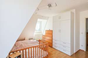 Zweifacher Balkon, viel Licht, viel Platz: Attraktive 3-Zimmer-Dachgeschosswohnung – Die vollständige Adresse der Immobilie erhältst du vom Anbieter., 85055 Nordost, Ingolstadt – Vorschaubild 15