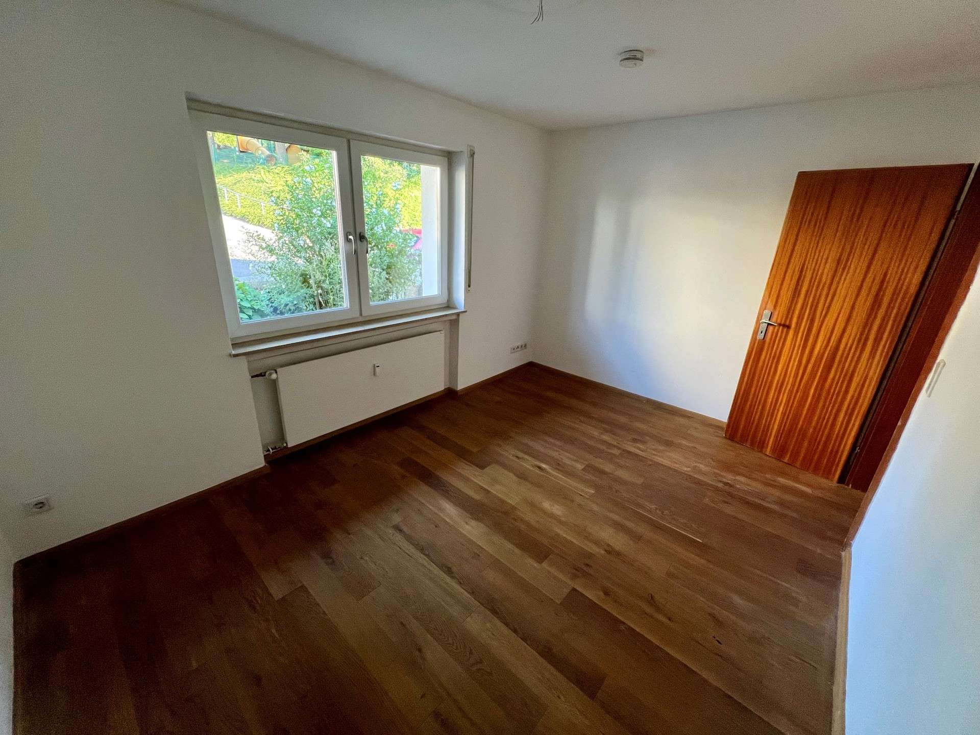 Immobilie in Malsch - Dreifamilienhaus mit Weitblick in grüner Hanglage - Bild 2