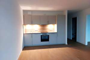 Direkt einziehen! Moderne 2 Zimmer + Süd-West-Balkon, Einbauküche, Wannenbad + Abstellraum, Aufzug – Luruper Hauptstraße 77a, 22547 Lurup, Hamburg – Vorschaubild 2
