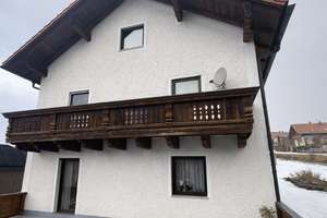 Zweifamilienhaus mit großem Potenzial für Handwerker und Gestalter – Die vollständige Adresse der Immobilie erhältst du vom Anbieter., 94107 Untergriesbach – Vorschaubild 3