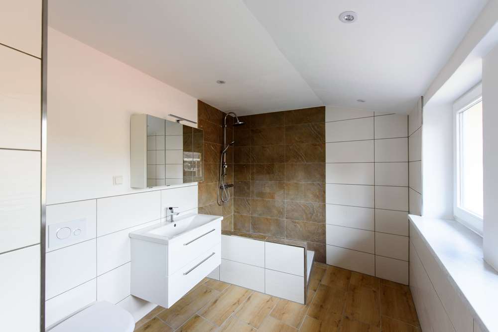 Immobilie in Wernigerode - Neu kalkuliert in Wernigerode: Bezugsfertiges Wohnhaus (Garten, Kamin, Carport)+ Einnahmen nebenan! - Bild 10