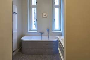 GROßE 3 RAUM ,BALKON,AUFZUG,DUSCHE,WANNE,PARKETT – 10405 Prenzlauer Berg, Berlin – Vorschaubild 16