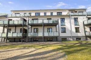 Stilvolle Wohnung, großer Balkon mit freiem Blick zur  reizvollen Parklandschaft des Alsterlaufs – Die vollständige Adresse der Immobilie erhältst du vom Anbieter., 22399 Lemsahl-Mellingstedt, Hamburg – Vorschaubild 2