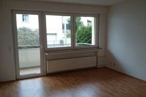 Gepflegte Hochparterre-Wohnung mit drei Zimmern und Balkon in Mainz