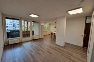 Schöne 1,5-Zimmer-Wohnung mit Balkon und Tiefgaragen-Stellplatz in Freiburg Stühlinger