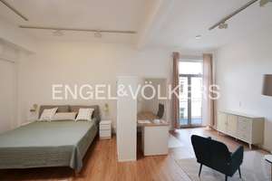 Großzügiges Zimmer in hochwertiger WG - ideal für Berufstätige
