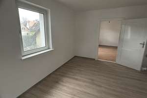 Renovierte, modernisierte Doppelhaushälfte mit 8 Zimmern in Ebnath – Die vollständige Adresse der Immobilie erhältst du vom Anbieter., 95683 Ebnath – Vorschaubild 6