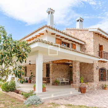 Villa in exzellentem Zustand mit 5 Schlafzimmern zum Verkauf in der Region Valencia