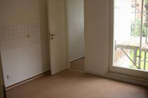 gemütlicher Altbau - mit Balkon - guter Zuschnitt, schöne Ausstattung – Weststraße 26, 99510 Apolda – Vorschaubild 4