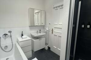 Attraktive Dachgeschosswohnung mit Charme in denkmalgeschütztem Gebäude – Hohenstaufenstrasse 20, 70178 Karlshöhe, Stuttgart – Vorschaubild 11