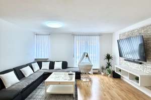 *** Helle 3 Zimmer-Wohnung mit Tiefgaragenstellplatz ***