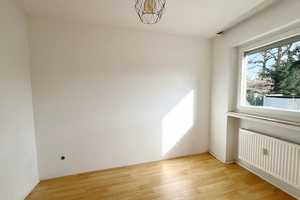 Gut aufgeteilte 3,5-Zimmer-Wohnung mit Balkon in ruhiger, zentraler Wohnlage von Mönchengladbach! – Mönchengladbach – Vorschaubild 8