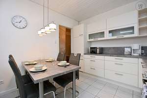 Modern möblierte Wohnung mit Loggia in schönem Altbau in Stuttgart Ost – Die vollständige Adresse der Immobilie erhältst du vom Anbieter., 70184 Gablenberg, Stuttgart – Vorschaubild 17