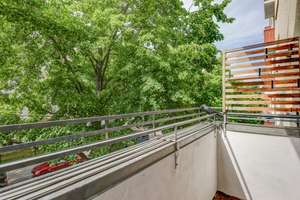 Renovierungsbedürftige, sehr gut geschnittene und helle 3 Zimmerwohnung – Die vollständige Adresse der Immobilie erhältst du vom Anbieter., 12105 Tiergarten, Berlin – Vorschaubild 8
