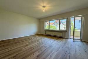 ++charmante, frisch renovierte 3-Zimmerwohnung mit 2 Balkonen und Garage in Stuttgart-Luginsland++ – Die vollständige Adresse der Immobilie erhältst du vom Anbieter., 70327 Luginsland, Stuttgart – Vorschaubild 2