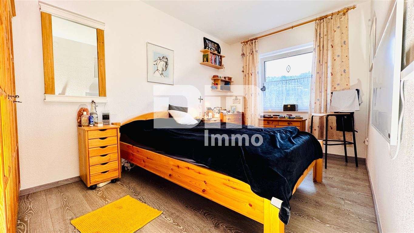 Immobilie in Bad Karlshafen - Modernisiertes Einfamilienhaus mit Einliegerwohnung, Wintergarten, Sauna und 2 Garagen - Bild 5