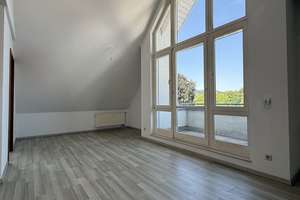 Helle 2-Zimmer-Dachgeschosswohnung mit Westbalkon, TG-Stellplatz und Burgblick – Die vollständige Adresse der Immobilie erhältst du vom Anbieter., 74189 Weinsberg – Vorschaubild 2
