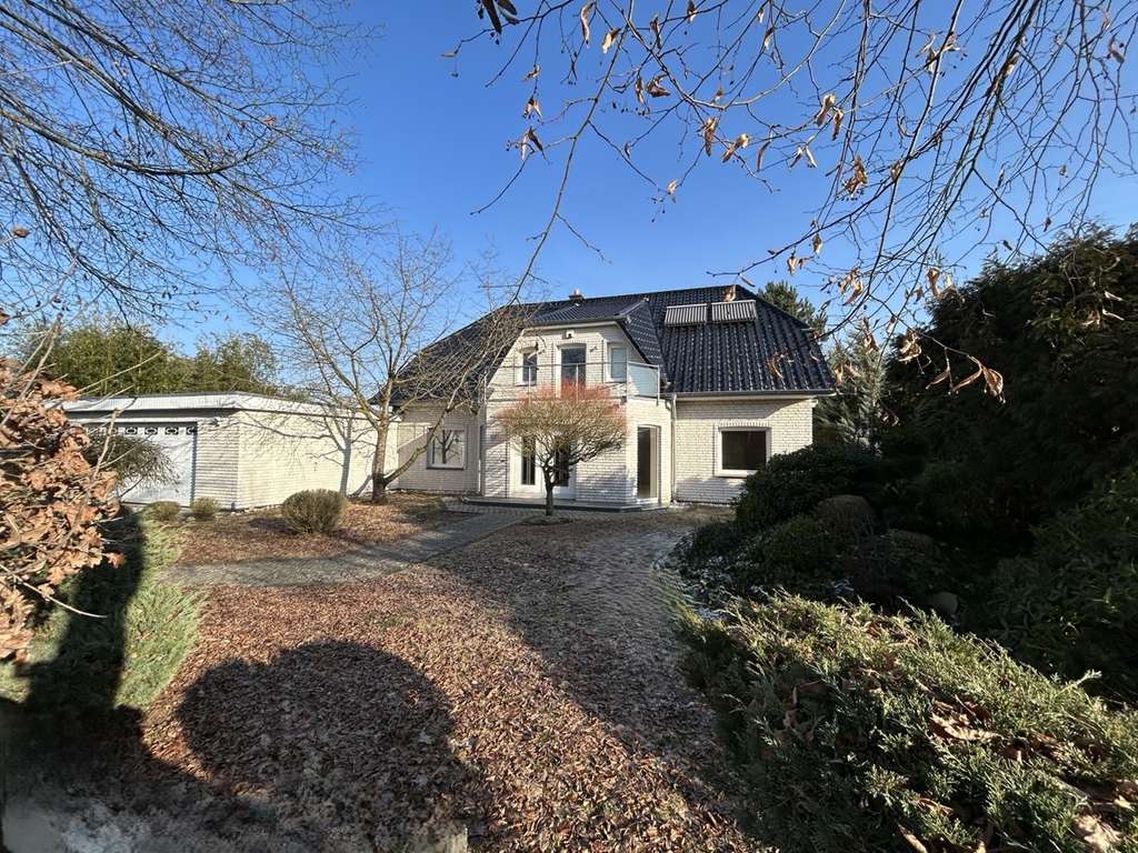 Immobilie in Ahausen - Volksbank Immobilien:  Imposantes EFH mit unendlichen Möglichkeiten - Bild 0