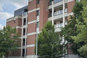 Helle 2 Zimmer Wohnung in der Südstadt nah am Maschsee - Tiefgarage, Aufzug, Balkon, Einbauküche – Alte Döhrener Str. 80a, 30173 Südstadt, Hannover – Vorschaubild 1