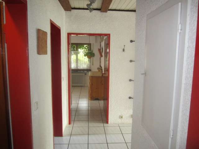 Immobilie in Hohen-Sülzen - Hohen-Sülzen: Älteres kleines Einfamilienhaus für kleine Familie. Ruhige Lage. Garage, Garten, Pool. - Bild 10