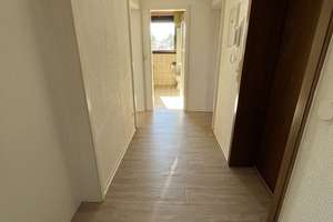 RENOVIERTE, GROSSZÜGIGE 2-ZIMMER-DG-WOHNUNG MIT EINBAUKÜCHE IN RUHIGEM 6-PARTEIENHAUS – 67065 Mundenheim, Ludwigshafen am Rhein – Vorschaubild 19