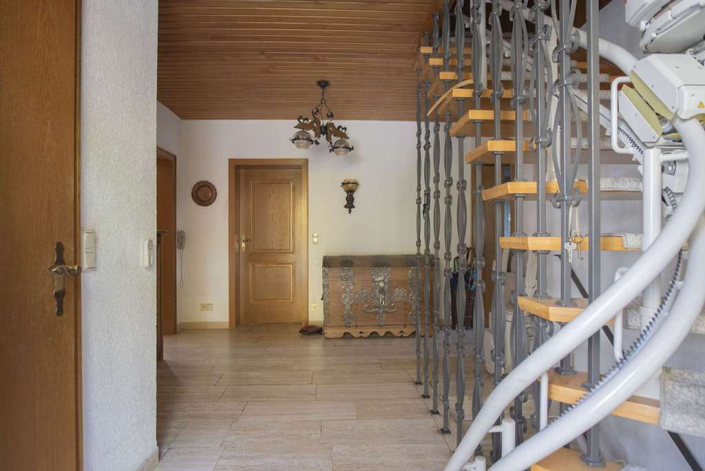 Immobilie in Neu-Anspach - EFH in Anspacher TOP-Lage mit wunderschönem Blick! ELW-Option, 2 Garagen. Käuferprovisionsfrei! - Bild 3