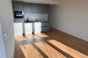 Hafencity: Erstbezug, Traumblick auf Elphi und Elbe, Einbauküche, Schrank Ankleide, Unterschrank Bad – Lucy-Borchardt-Straße 4, 20457 Hamburg – Vorschaubild 18