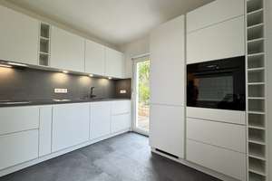 Helle 3-Zimmer-EG-Wohnung mit großer Terrasse & neuer Einbauküche in Stuttgart-Gablenberg- befristet – Albert-Schäffle-Straße 53, 70186 Gablenberg, Stuttgart – Vorschaubild 2