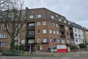 Sehr lichte, toll geschnittene 2-Zimmer Dachgeschoss-Eigentumswohnung in Düsseltal...