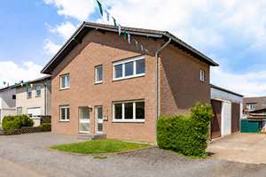 Attraktives Zweifamilienhaus mit Solaranlage – Die vollständige Adresse der Immobilie erhältst du vom Anbieter., 53909 Zülpich – Vorschaubild 3