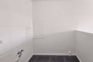 Familienfreundlich & gemütlich: Das perfekte Nest für Ihre Familie! 4-Zimmer-Wohnung! – Albert-Köhler-Straße 15, 9122 Morgenleite, Chemnitz – Vorschaubild 3