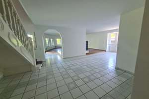 Lichtdurchflutete Wohnung (ca. 245 m² ) mit sehr großer Terrasse und eigenem Garten zu vermieten – Die vollständige Adresse der Immobilie erhältst du vom Anbieter., 65468 Trebur – Vorschaubild 2