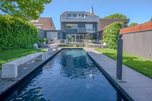 Exklusives Mehrgenerationenhaus mit Pool, großzügigen Gartenhaus und Sauna