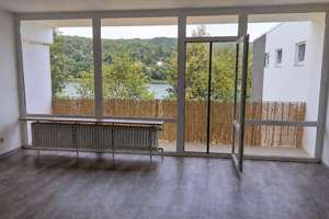 3 Zimmer, 2 Bäder, Mosel-Balkon, Einbauküche, großer privater Keller-Stauraum, Parkplatz – 54292 Nord, Trier – Vorschaubild 3