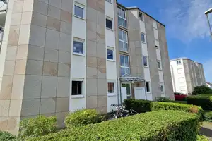 2- Zimmer Wohnung mit Balkon, Einbauküche und KFZ-Stellplatz – Köln – Vorschaubild 4