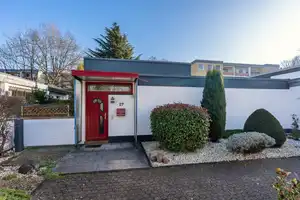 KÖLN-WEIDEN * Topp gepflegter Atrium-Bungalow mit versetzten Ebenen * Garage * 2 Bäder – Köln – Vorschaubild 3