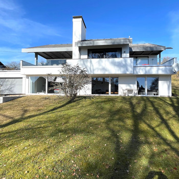 Außergewöhnliche Villa mit großartigen Highlights in Tutzing am Starnberger See.