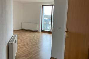 vermietet: 3-Zimmer im DG mit Laminat, Balkon, Bad mit Wanne und Dusche! – 9130 Sonnenberg, Chemnitz – Vorschaubild 3
