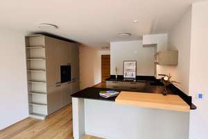 Hochwertige Einbauten und 2 Stellplätze | ERSTBEZUG