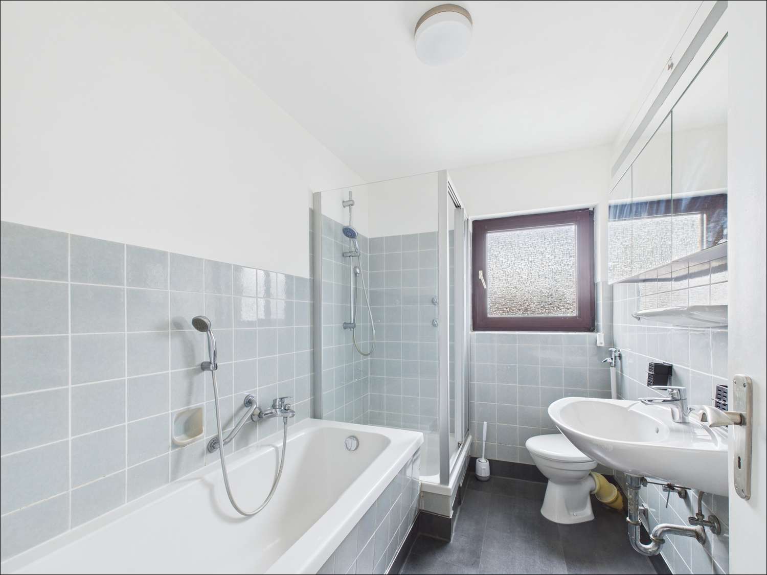 Immobilie in Haibach - Platz für Generationen oder clevere Kapitalanlage – Zweifamilienhaus mit Garten in Haibach - Bild 6