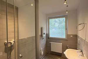 Frisch sanierte 2-Zimmer-Wohnung mit Balkon in Krefeld – Die vollständige Adresse der Immobilie erhältst du vom Anbieter., 47803 Inrath/Kliedbruch, Krefeld – Vorschaubild 4