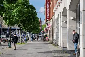 Neubau trifft Lebensqualität: 4 Zimmer, zwei Bäder, Aufzug & sonniger Balkon zum ruhigen Innenhof – Holteistraße 5a, 10245 Berlin – Vorschaubild 6
