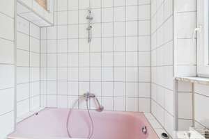 Lichtdurchflutete 4 ZKB Wohnung mit Loggia in gepflegtem Dreifamilienhaus in Saarbrücken-Malstatt – Die vollständige Adresse der Immobilie erhältst du vom Anbieter., 66113 Malstatt, Saarbrücken – Vorschaubild 12