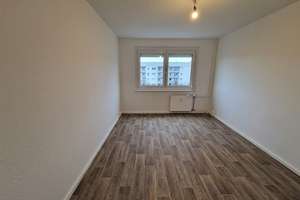 **FRISCH RENOVIERT**3-Zimmer-Wohnung // Balkon // Bad mit Wanne // 4.OG // ab 15.06.2026 – Andromedaweg 17, 4205 Grünau-Nord, Leipzig – Vorschaubild 6