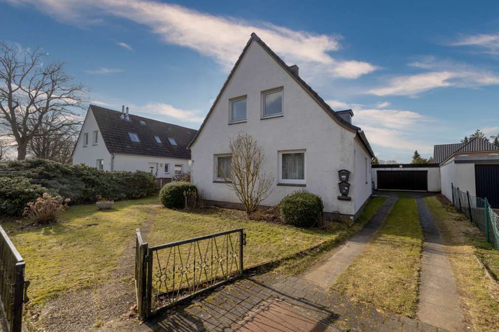 Immobilie in Stapelfeld - Wohnprojekt mit Potenzial? Doppelhaushälfte mit Gestaltungsmöglichkeiten in ruhiger Lage! - Bild 2