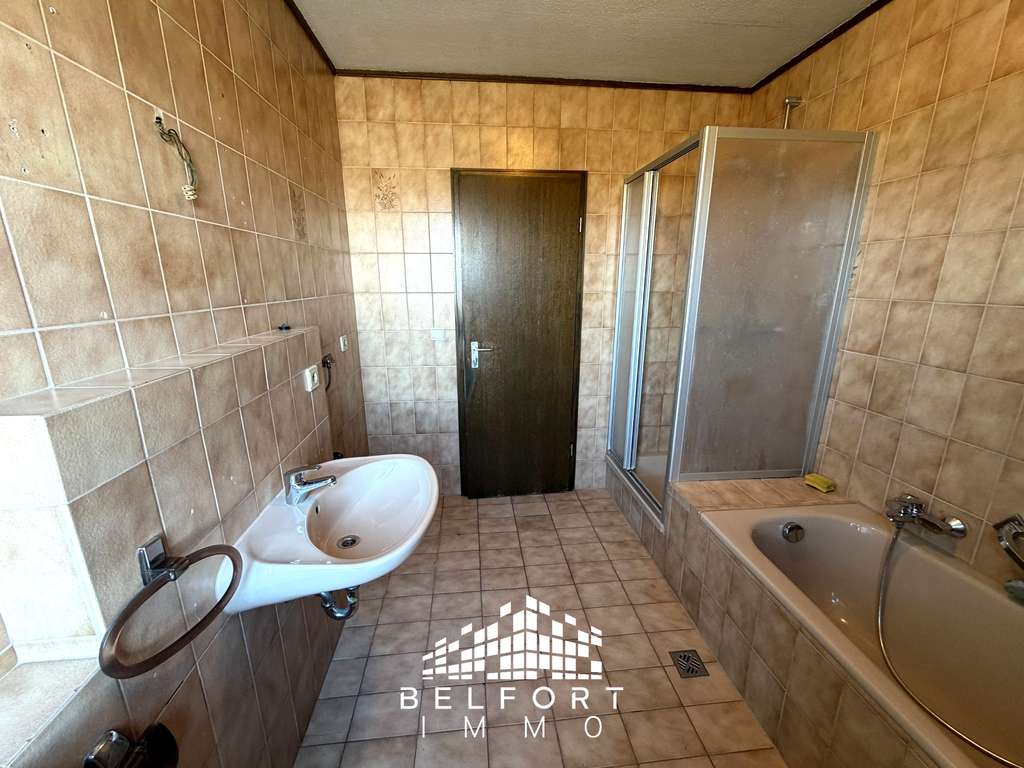 Immobilie in Dittelbrunn - ZU VERKAUFEN: SONNIGE 3-ZIMMER-WOHNUNG MIT BALKON UND TIEFGARAGENSTELLPLATZ - Bild 4