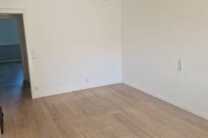 Helle 4-Zimmer-Wohnung mit Balkon, Aufzug & Parkett in gefragter Lage Nürnberg (Schultheißallee) – Schultheißallee 55, 90478 Ludwigsfeld, Nürnberg – Vorschaubild 15