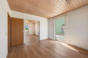 Charmantes Zweifamilienhaus in Weilimdorf mit Garten, Terrasse und zwei Garagen – Die vollständige Adresse der Immobilie erhältst du vom Anbieter., 70499 Weilimdorf (Ortsteil), Stuttgart – Vorschaubild 4
