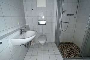 Ruppertsgrün, 2-Zi.-Whg. mit Balkon,Einbauküche, Lift, Bad mit ebenerdiger Dusche – Talstr. 4, 8427 Fraureuth – Vorschaubild 10